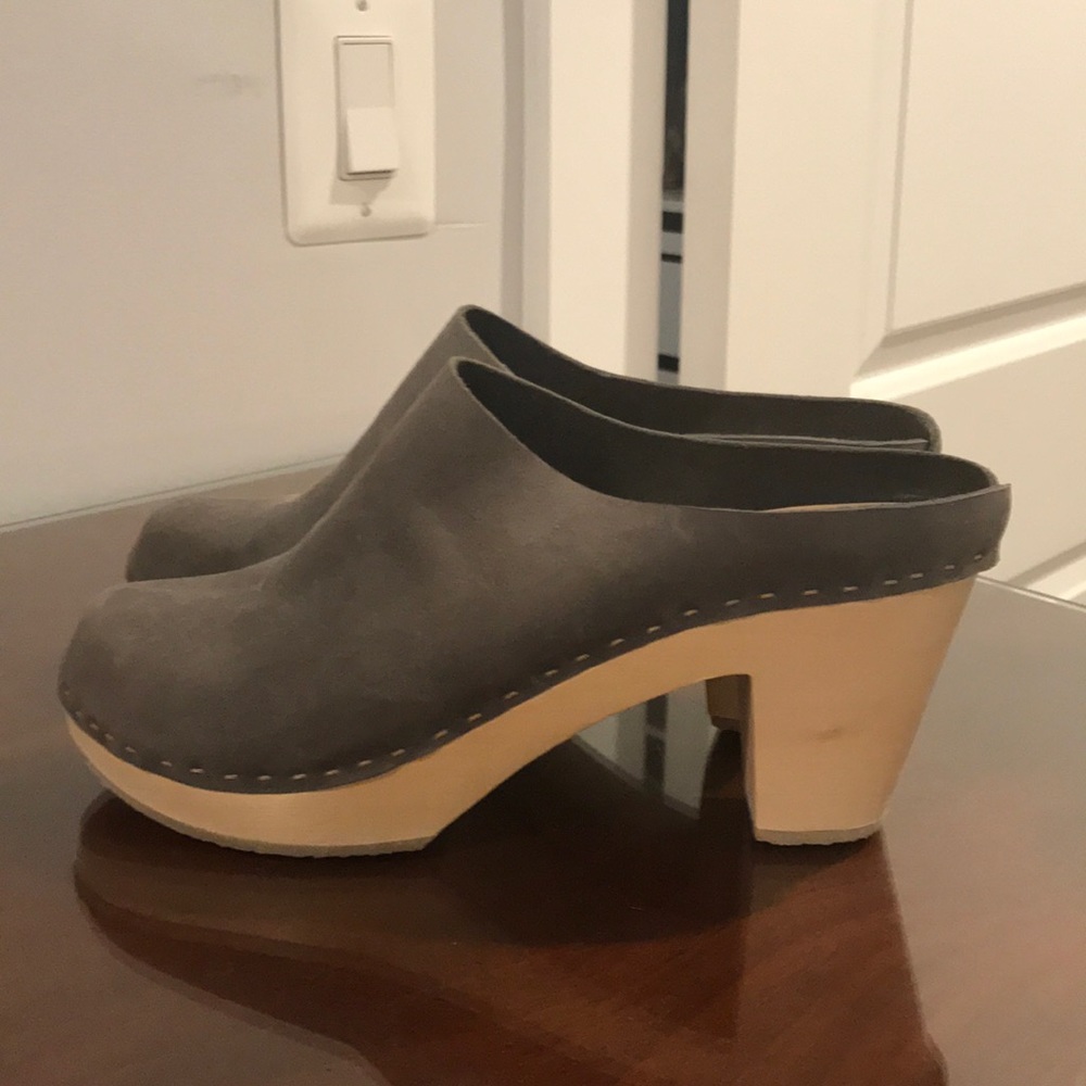 Pristine Bryr Chloe Closed toe clogs sz 40/ 10